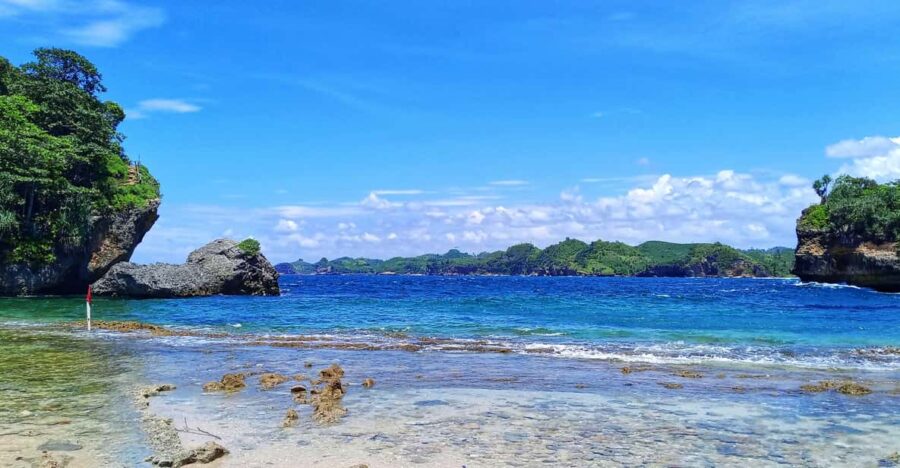 Malang: South Beaches Tour With Private Transfer