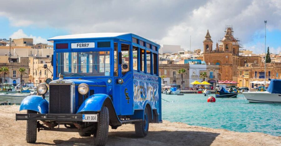 Malta: Scenic Tour by Vintage Bus Including Palazzo Falson