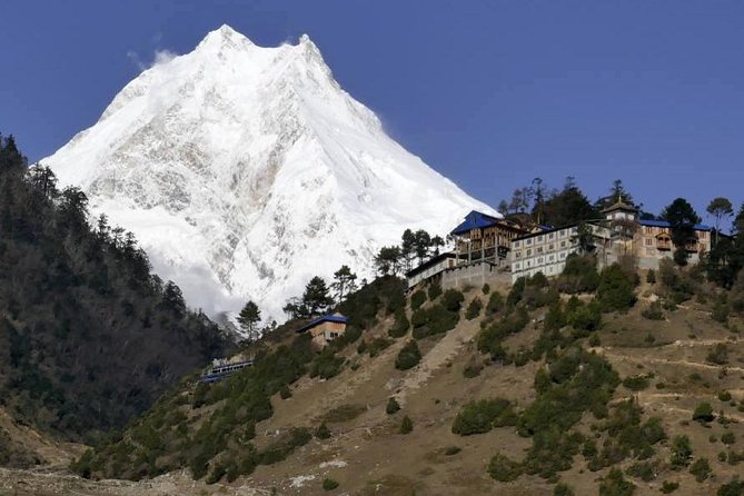 Manaslu Circuit Trekking – 17 Days