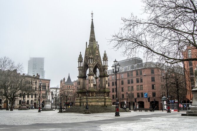 Manchester Scavenger Hunt and Highlights Self-Guided Tour