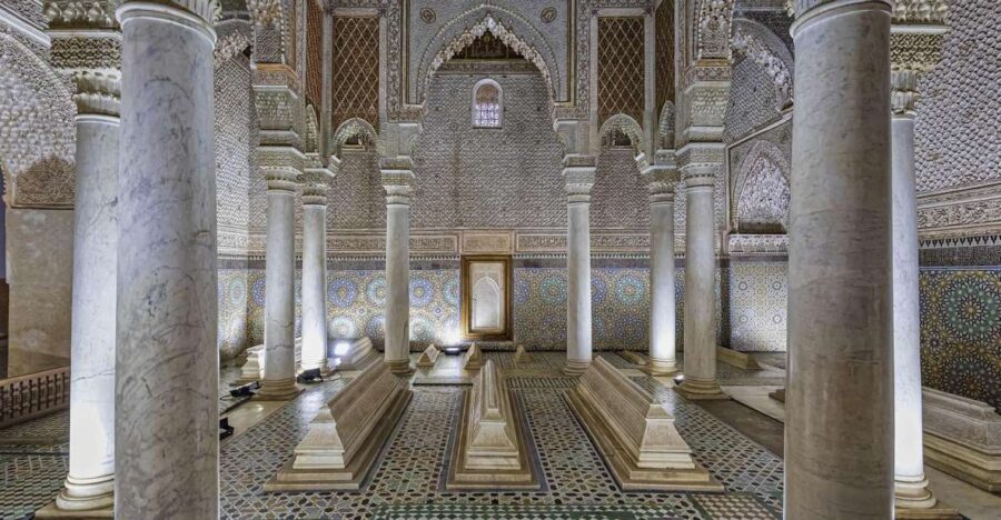 Marrakech: Bahia & Badi Palaces & Saadian Tombs Guided Tour