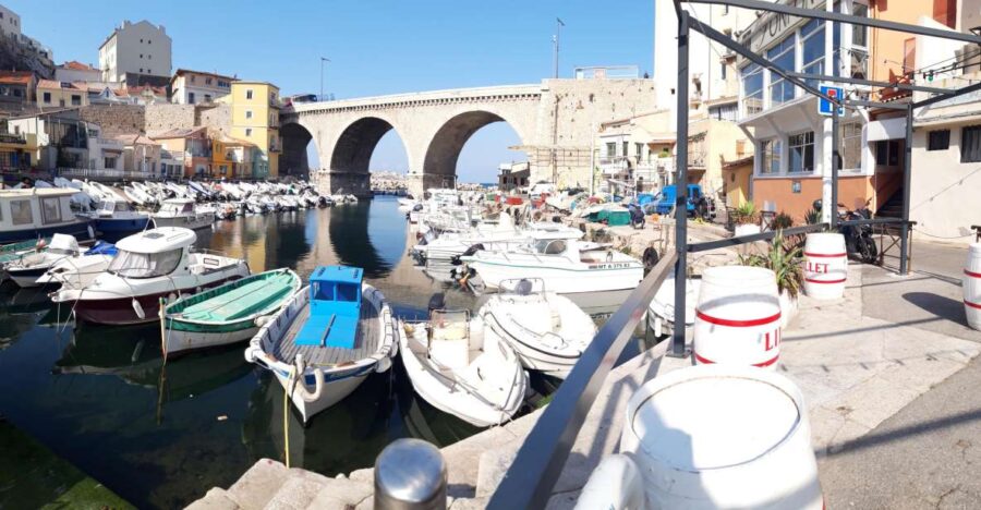 Marseille: Urban Coves Tour and Treasure Hunt