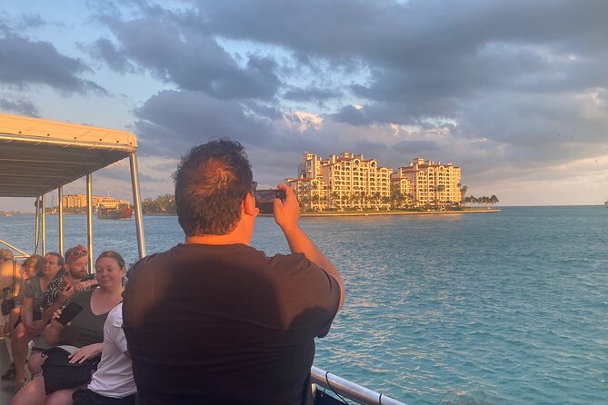 Miami Skyline Sunset Cruise of Biscayne Bay & Millionaire Homes - Onboard Amenities and Inclusions