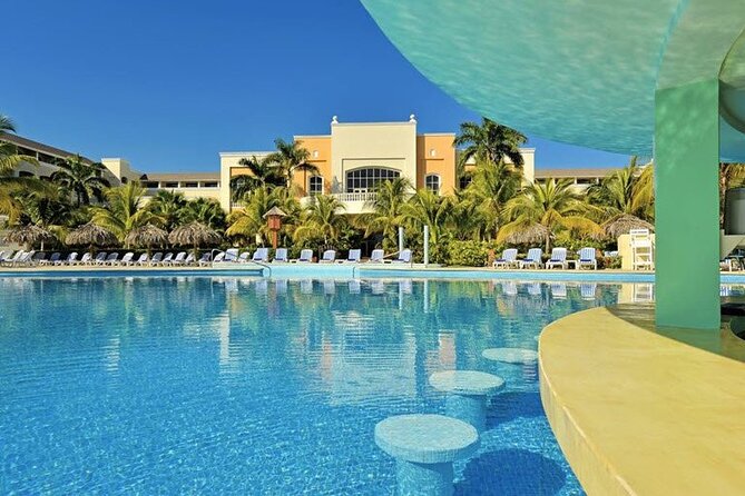Montego Bay Airport Private Taxi to Any Montego Bay Hotels