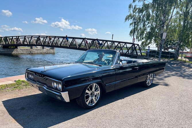 Montreal Tour in 1 Hour Aboard a 1966 Dodge Monaco