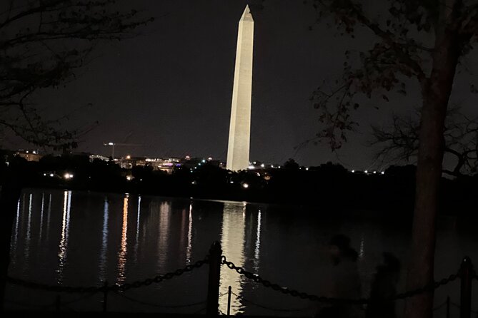 Monumental Moonlight Private Guided Bus Tour in Washington
