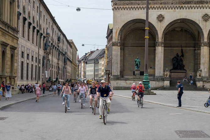 Munich Private City Bike Tour and English Garden