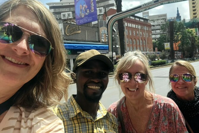 Nairobi City Sights, Giraffe Encounters and Bomas Kenya Tour