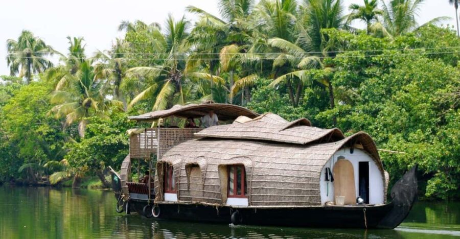 Nature Beauty Backwater of Kerala Tour (03 Nights / 04 Days)