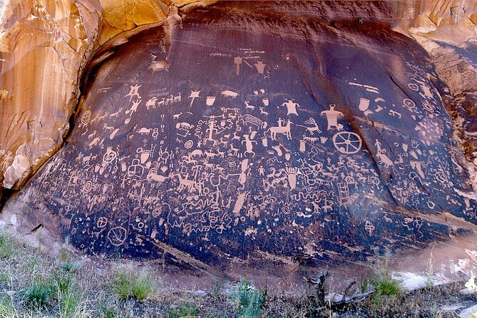 Needles Canyonlands 4X4 Jeep Tour From Moab (3 Person Minimum)