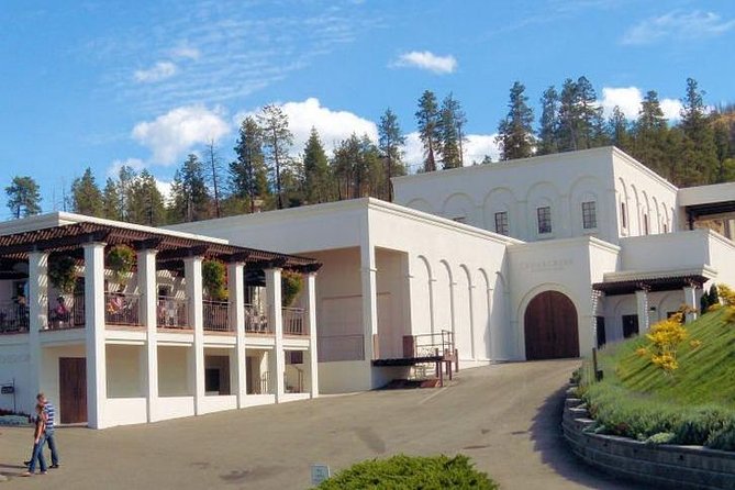Okanagan Deluxe Wine Toasting Tour - Inclusions