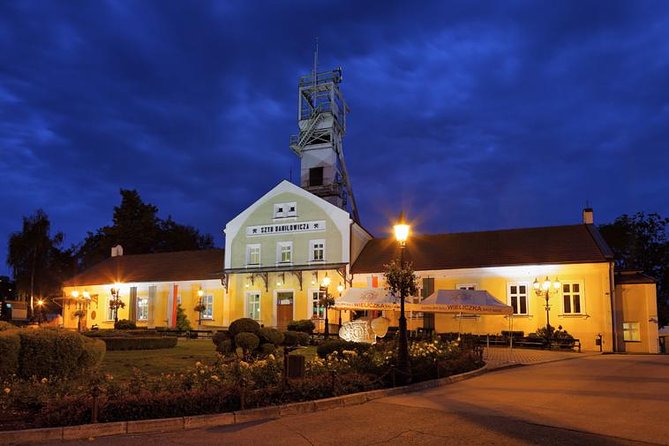One Day Cracow and Wieliczka Salt Mine Private Tour From Warsaw