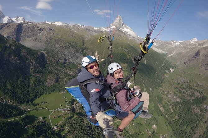 Panoramic Paragliding Flight in Zermatt Matterhorn (15-20min)