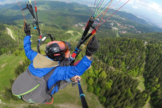 Paragliding Tandem Flight From Bunloc, Brasov