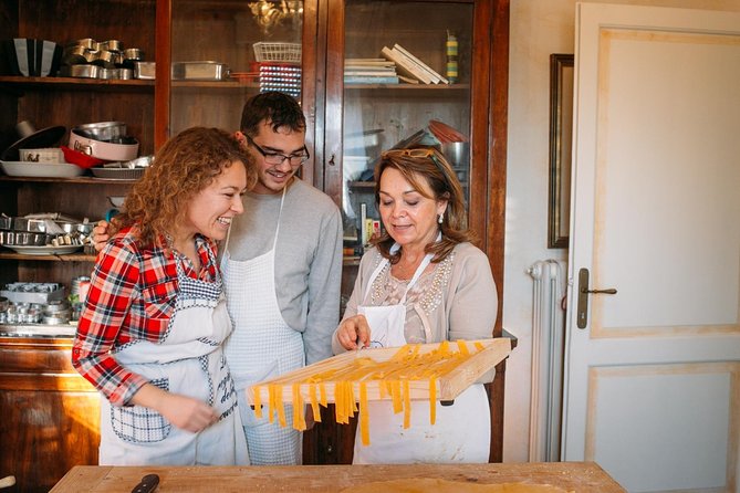 Pasta-Making Class at a Cesarinas Home With Tasting in Perugia