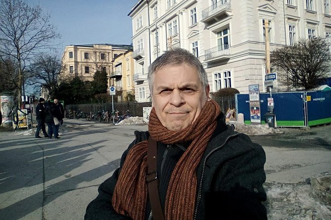 Pauls Welcome Walking Tour in Old Town Munich