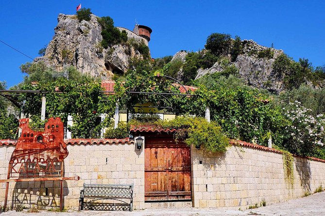 Petrele Castle Tour