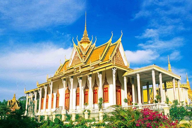 Phnom Penh City Tours, S21, Killing Field and the Royal Palace