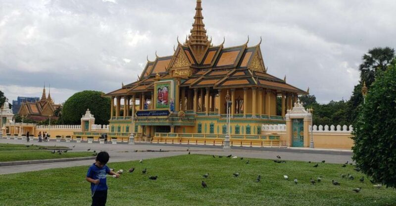 Phnom Penh Highlights Tour With Killing Fields & S-21 Prison - Inclusions and Amenities