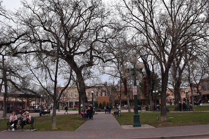 Plaza Sip, Savor, & History Walking Tour in Santa Fe