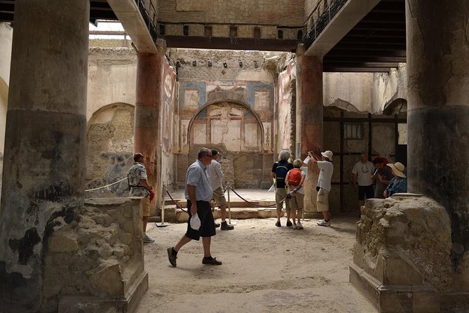 Pompeii: 2-Hour Walking Tour With Professional Guide