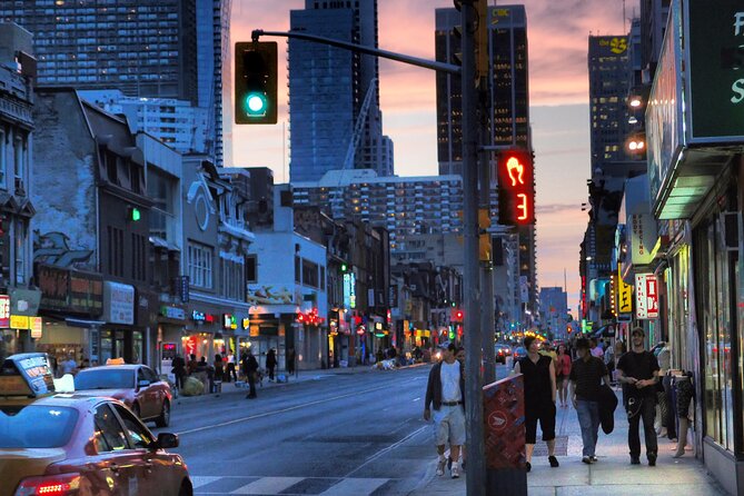 Private 3-Hour Walking Tour of Toronto With Licensed Tour Guide