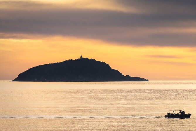 Private 3 Hours Sunset Boat Tour to Golfo Dei Poeti