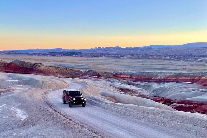 Private 4 Hours Bentonite Hills Jeep Tour