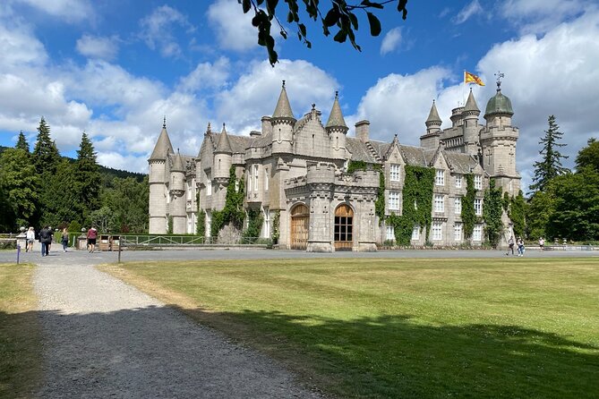 Private Balmoral Glamis Dunnottar Castles Tour From Aberdeen
