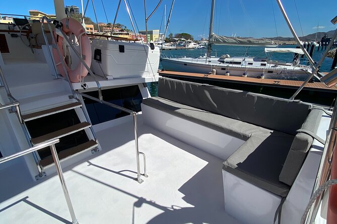 Private Boat Tour With Free Food and Drinks and Snorkeling