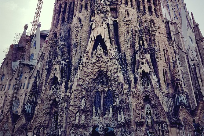 Private Complete Gaudi Experience in Barcelona (2 Days) With Hotel Pick up - Overview of the Gaudi Experience