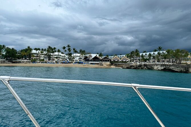 Private Cruise on a Hatteras 52