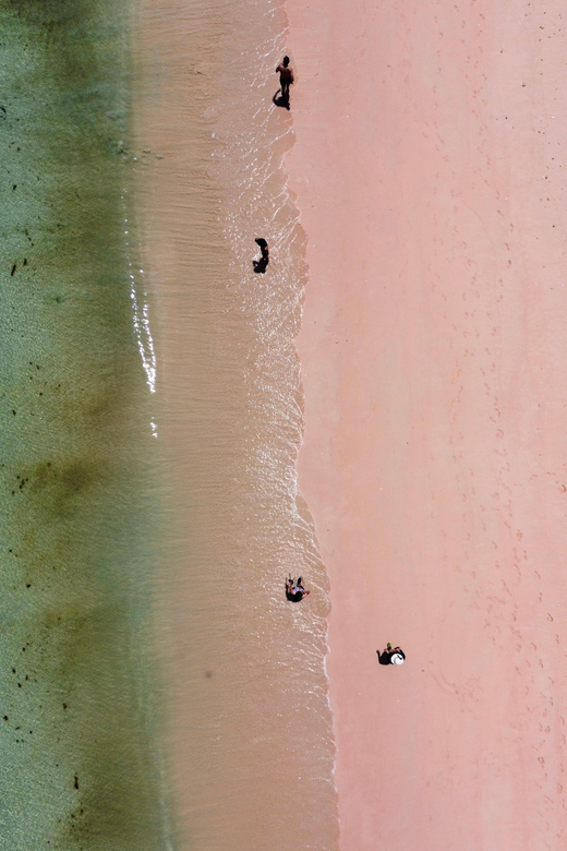 Private Day Tour to Pink Beach-Sand Island-Gili Petelu