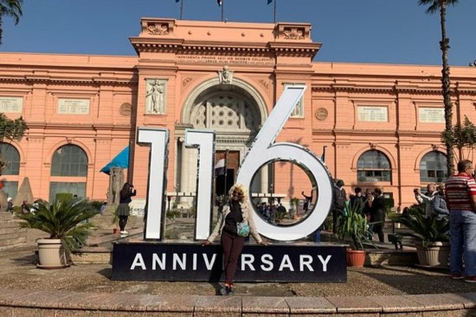 Private Day Tour to Pyramids ,The Egyptian Museum And Old Cairo