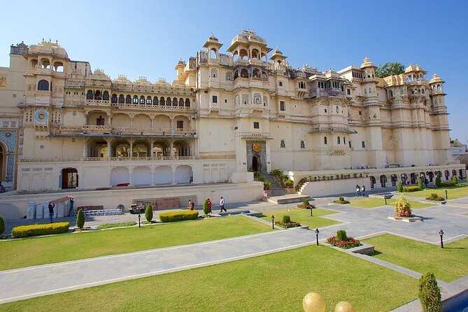 Private Day Trip From Udaipur to Jaipur With Pushkar Visit