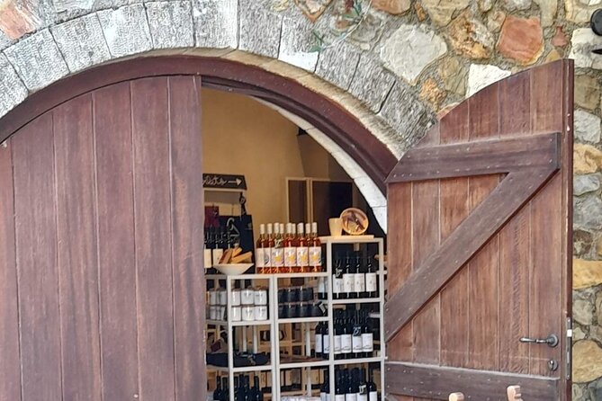 Private Exclusive Manousakis Winery and Vineyard Tour in Chania