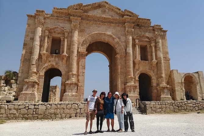 Private Guided Umm Quais and Jerash Tour With Lunch