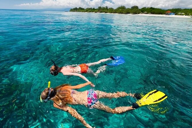 Private Half-Day Boat Tour With Snorkeling and Drinks