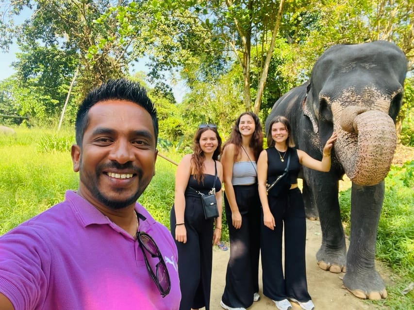 Private Kandy to Pinnawala Tuk Tuk Day Tour