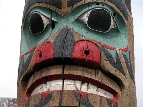 Private Ketchikan City Totems & Wildlife Van Tour