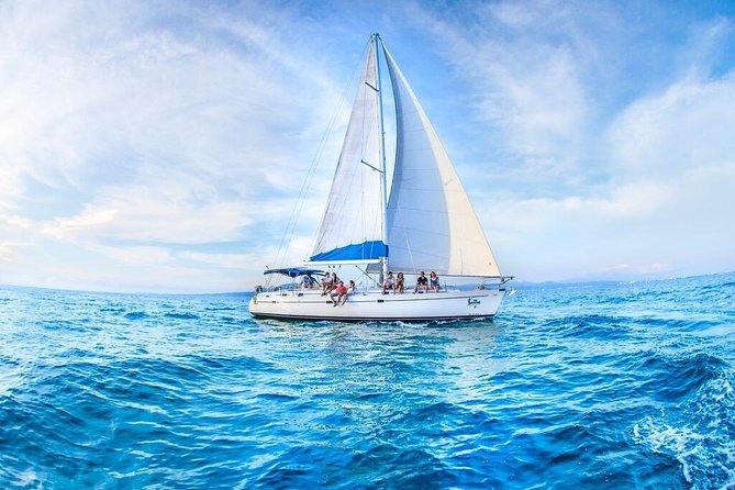 Private Luxury Sailing Cruise in Los Cabos With Lunch and Open Bar