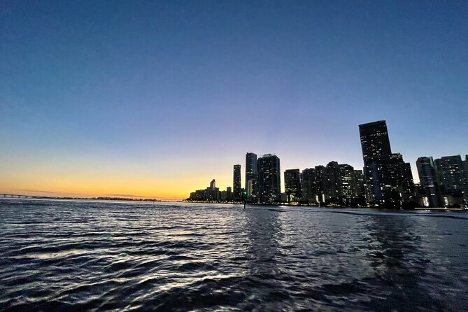 Private Moon-Watch Boat Cruise in Fort Lauderdale