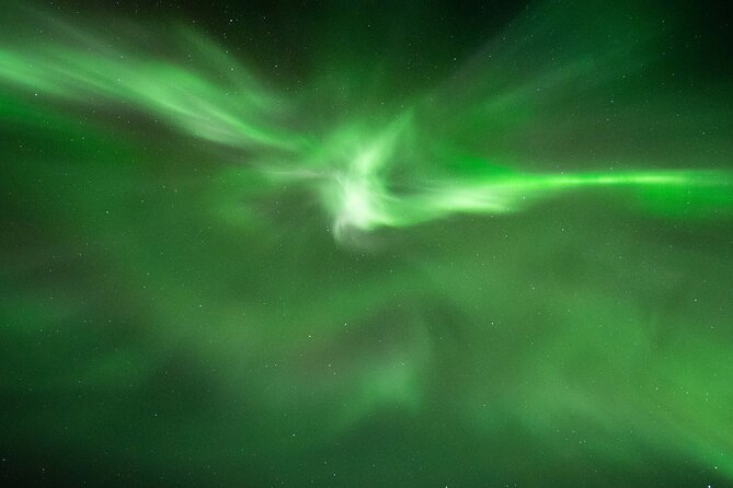 Private Northern Lights Tour – Champagne & Chocolates Aurora Hunt