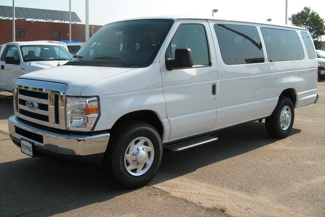 Private & Personalized Car or Van Rental With a Local Tour Guide