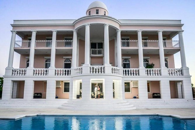 Private Photo Session With a Local Photographer in Nassau - Pricing and Availability