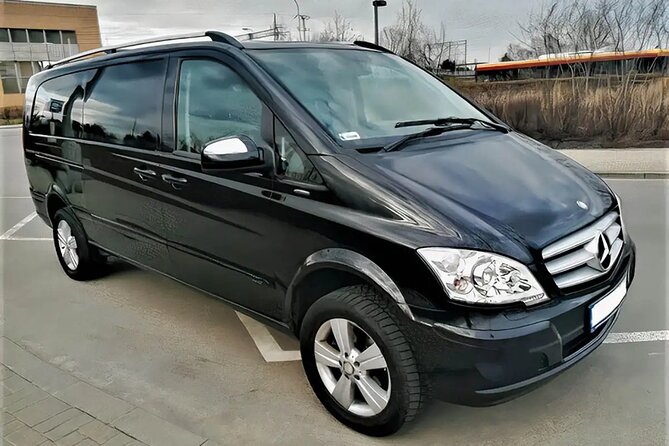 Private Round-Trip Transfer: Warsaw Chopin Airport (WAW)