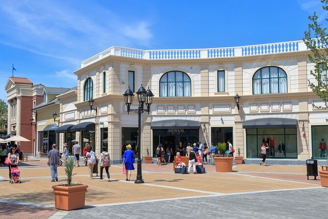 Private Shopping Tour From Richmond to Designer Outlet Vancouver