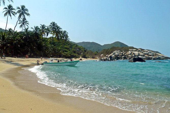 Private Shuttle From Barranquilla Airport to Hotel Close to Tayrona Park