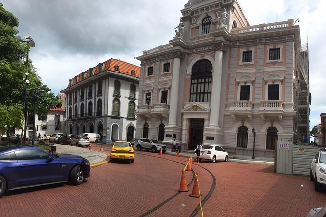 Private Shuttle Service From Tocumen Airport to Downtown Panama City.