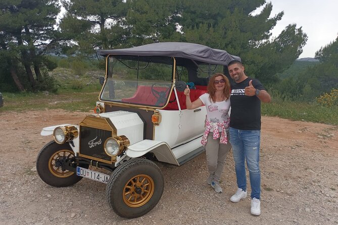 Private Sightseeing Tour in Dubrovnik With a Classic Old Car